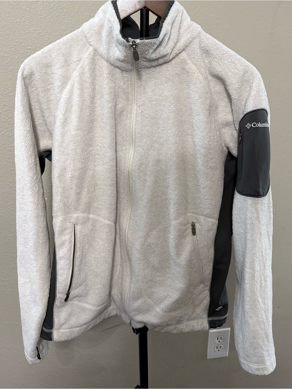 Columbia Light Gray and Dark Gray Full-Zip Fleece Jacket